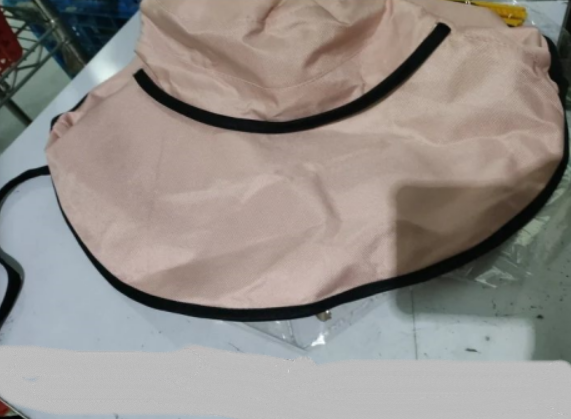 Stor Solhatt for Dame med Bred Brem – Livia