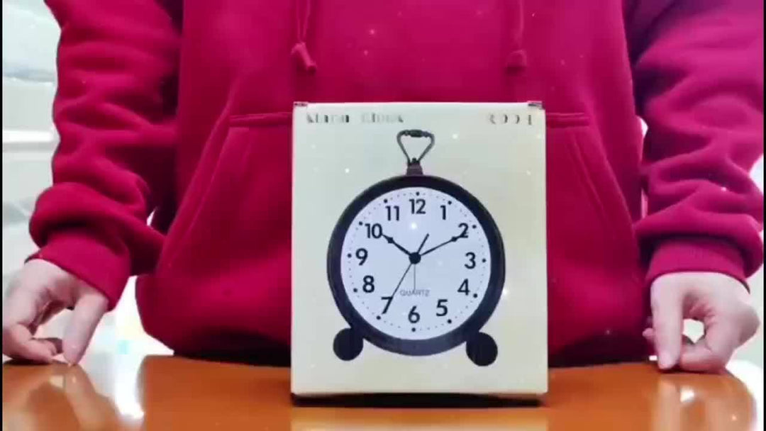 Retro alarmklokke i metall med stillegående mekanisme – klassisk størrelse for soverom eller skrivebord
