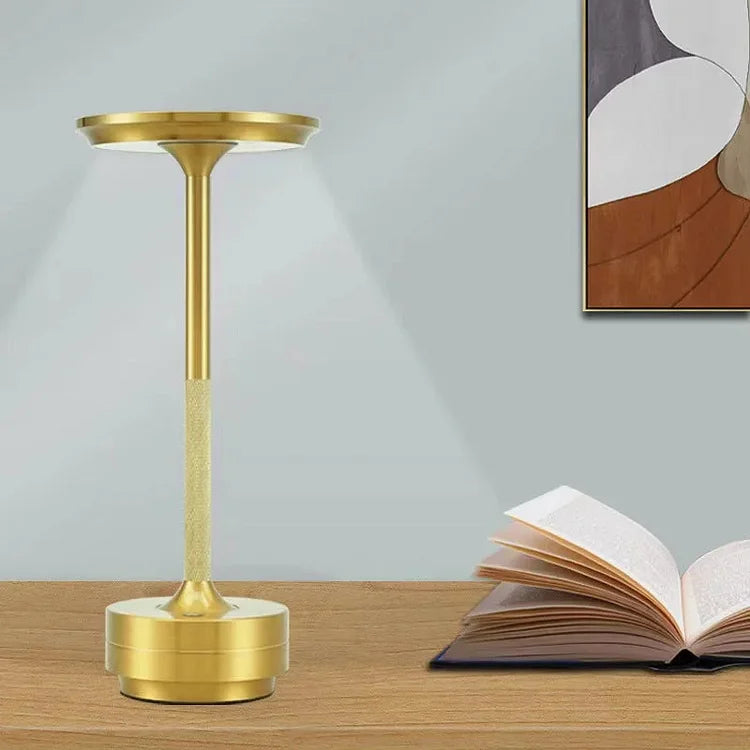 Trådløs og oppladbar LED-bordlampe med dimmefunksjon