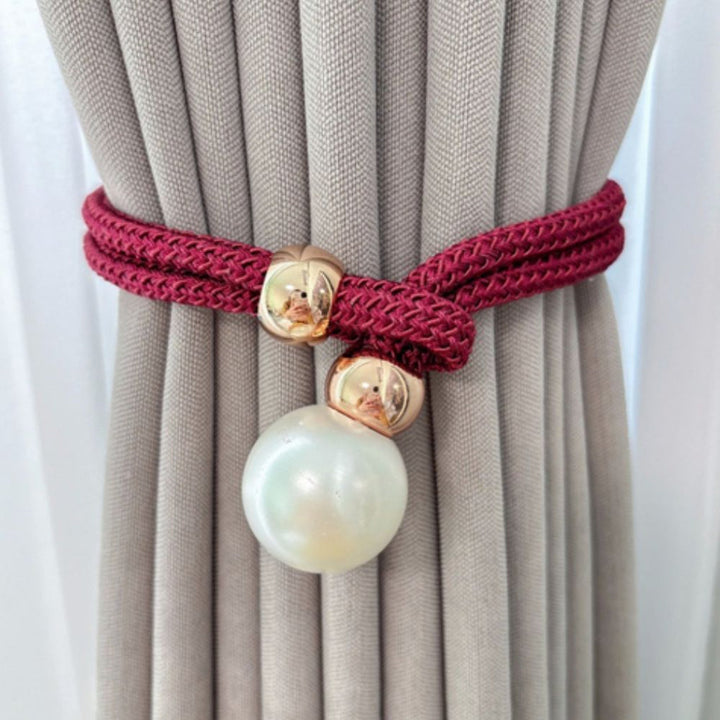 Shiny elegant 2-piece set with mother-of-pearl curtain tape