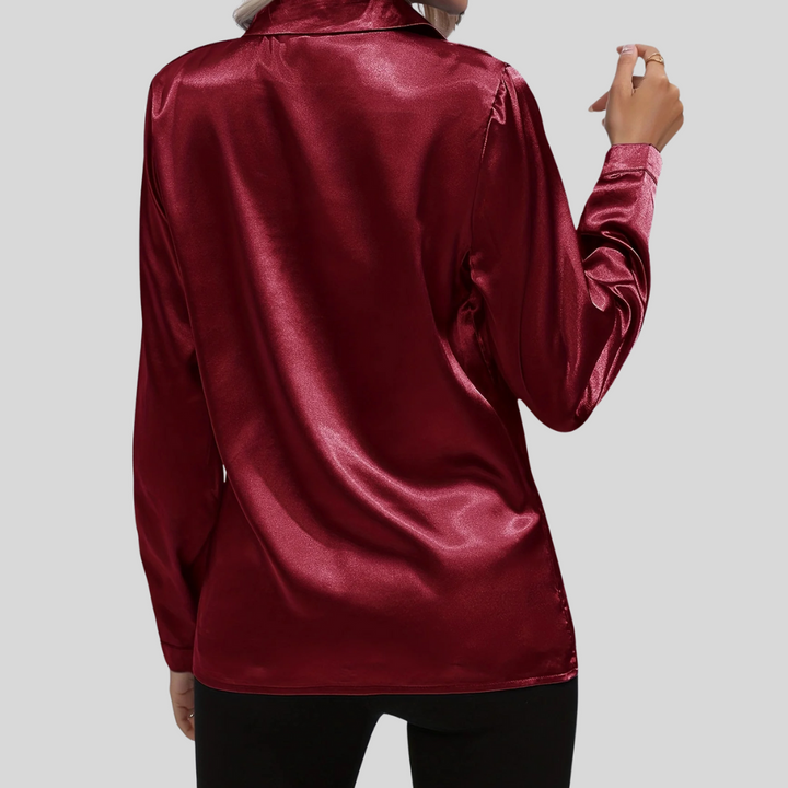 Elegant blouse for women – subtle style