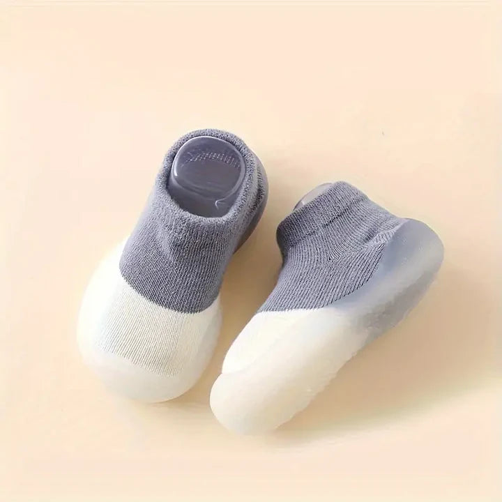 Children's shoes in barefoot fabric with flexible sole