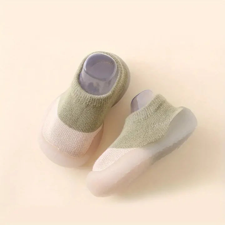 Children's shoes in barefoot fabric with flexible sole