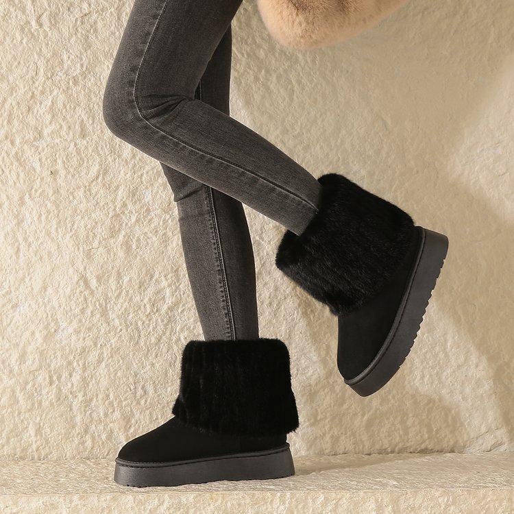 Slippers with Plush Lining and Stable Sole