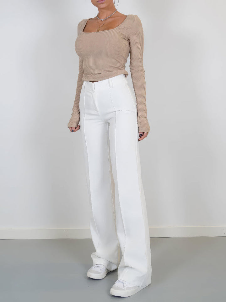 Women's pants with high waist and wide legs