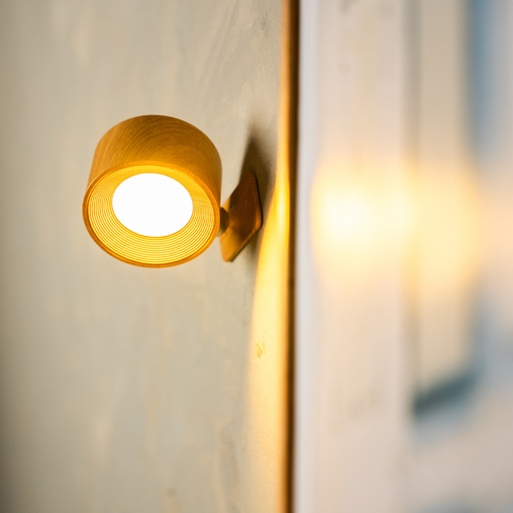 Trådløs LED-vegglampe med 360° dreibart hode, berøringsdimmer, 3 farger
