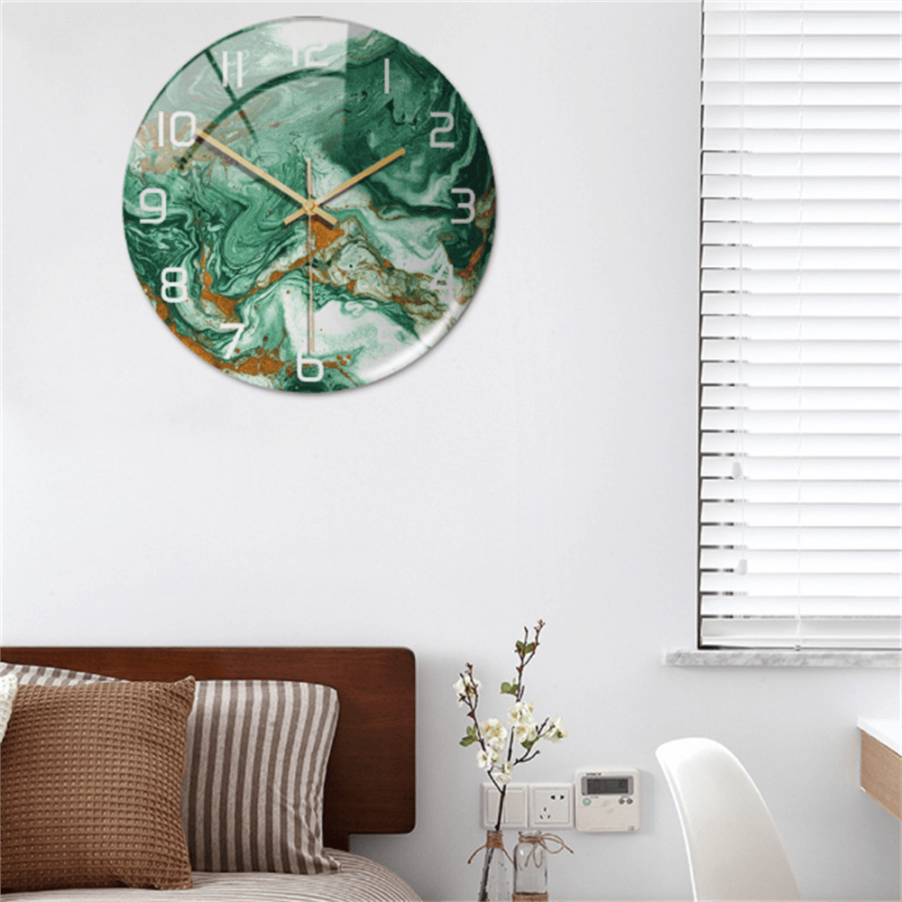 Elegant veggklokke med marmoreffekt – MarbleTime