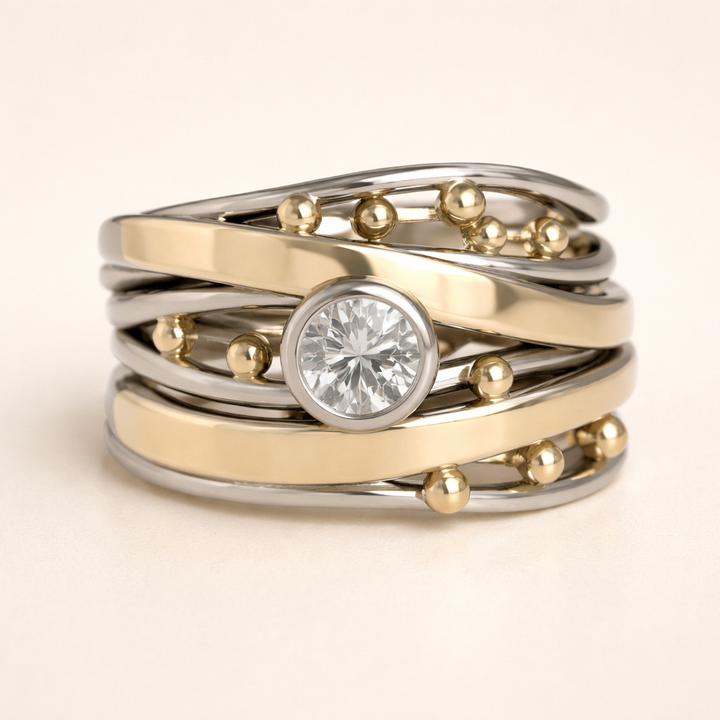 Elegant gullring med zirkonia i vintagestil