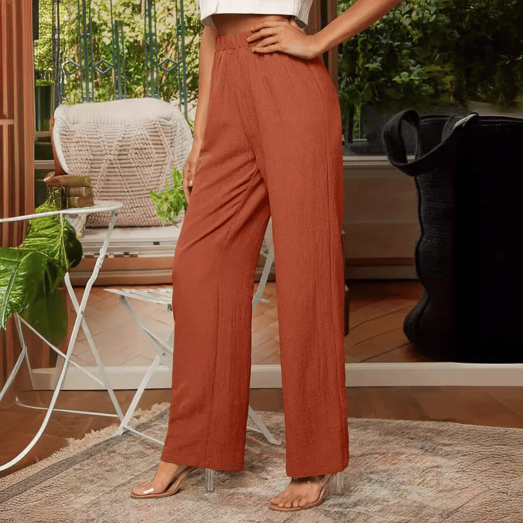 Women's pants with straight legs and elastic waist