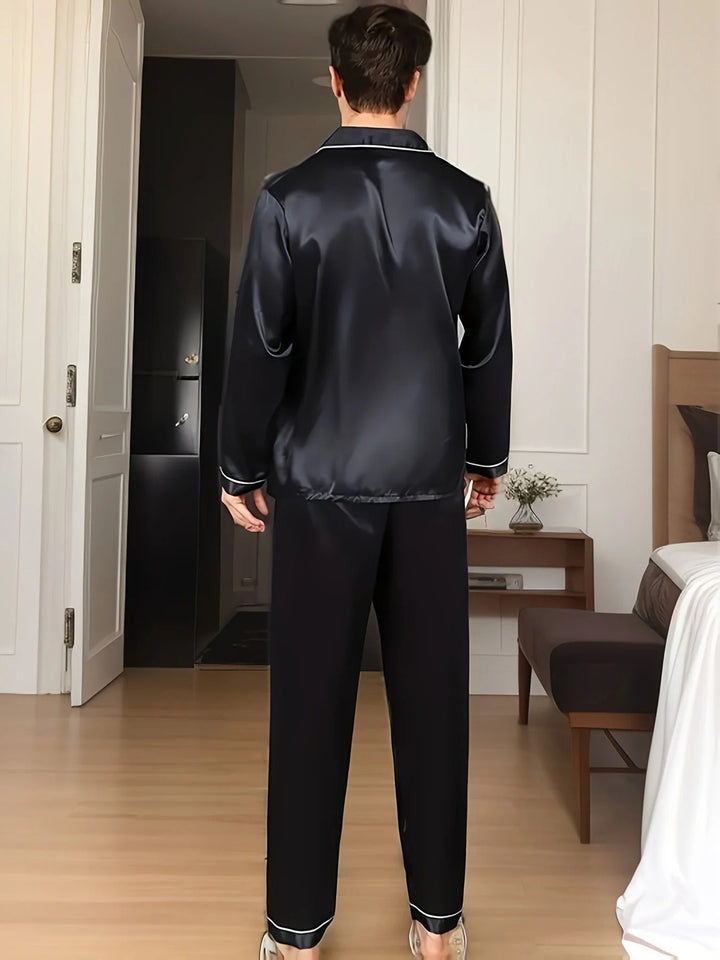 Myk satengpyjamas til herre - Adrian