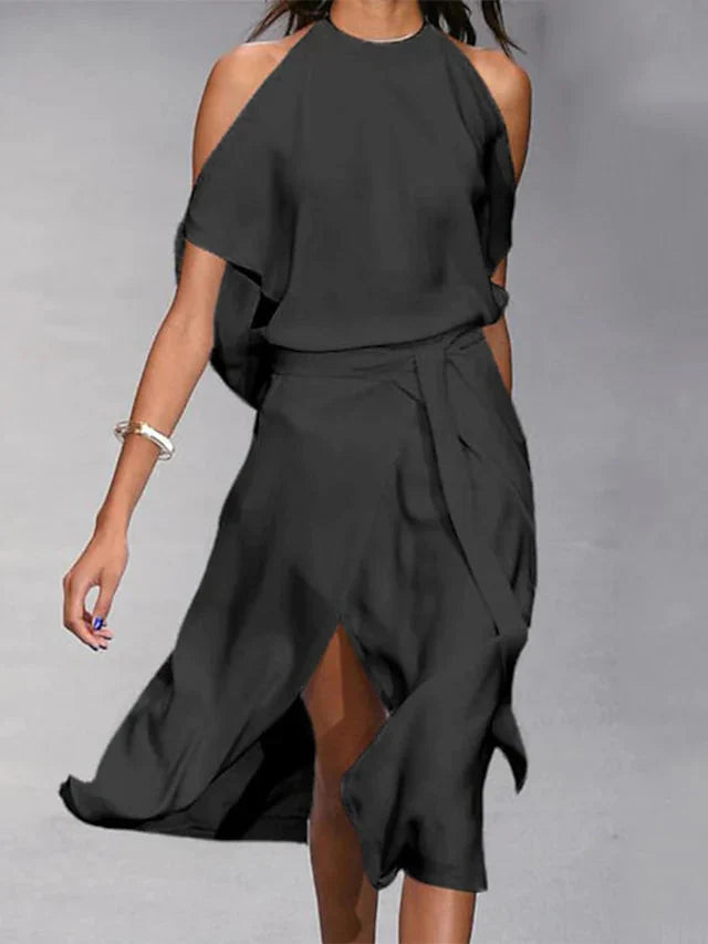 Elegantes Midikleid mit asymmetrischem Schnitt und Schulterdetails