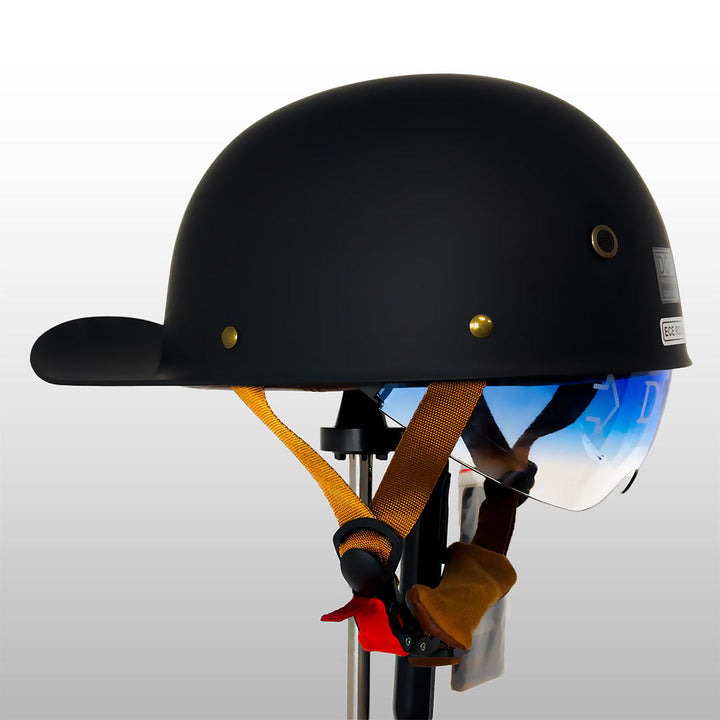 Motorsykkelhjelm i Baseballstil