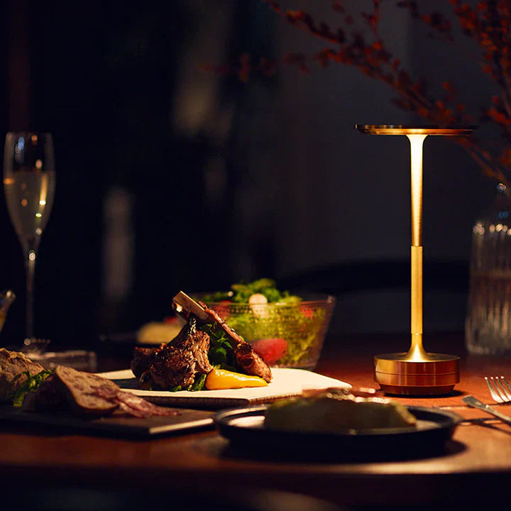 Trådløs og oppladbar LED-bordlampe med dimmefunksjon