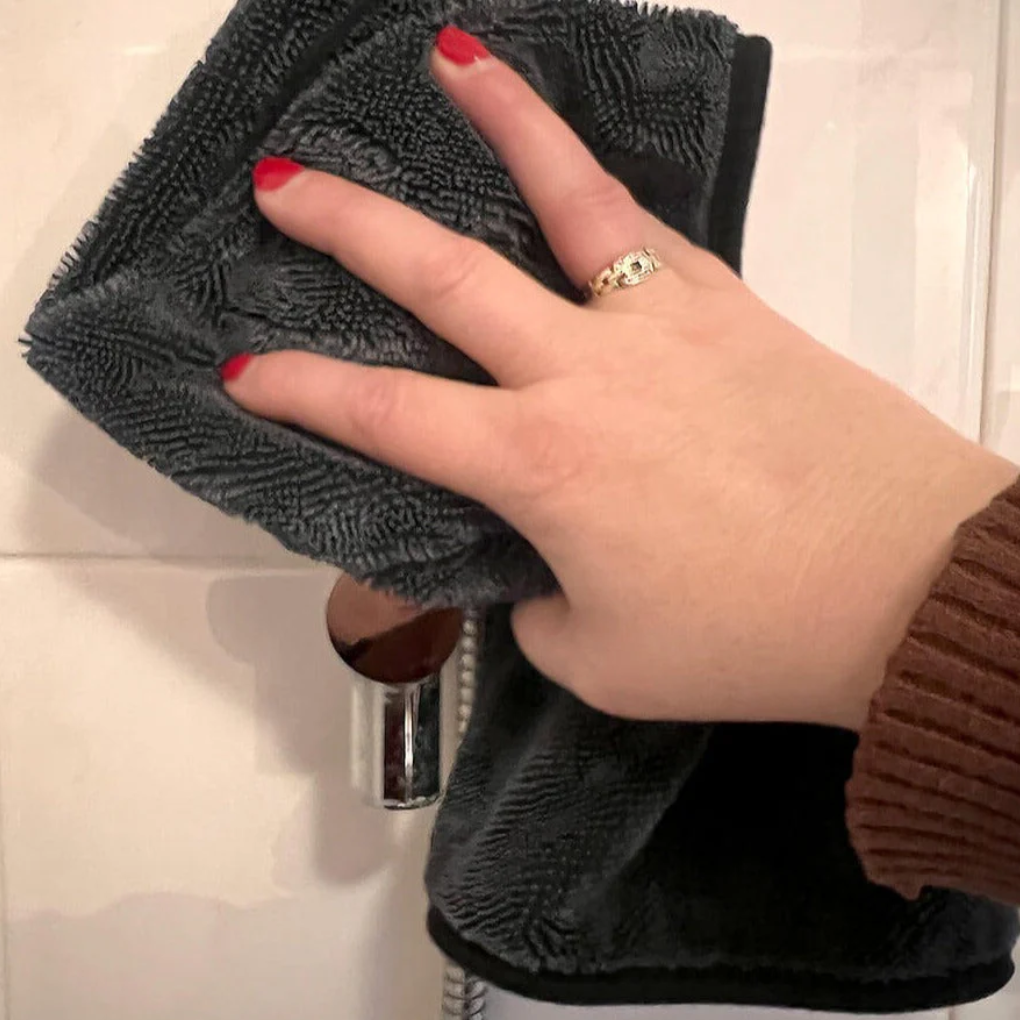 Høyabsorberende klut for plettfri tørking