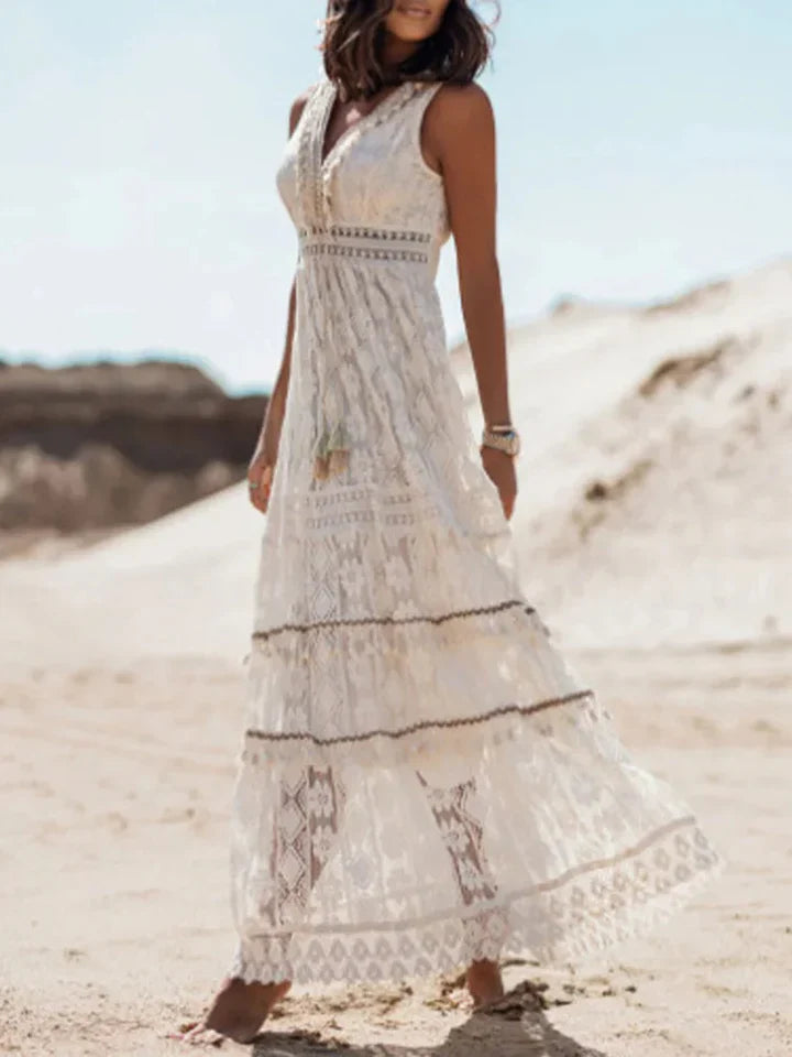 Bohemian maxi dress with lace and elegant, flared sleeves