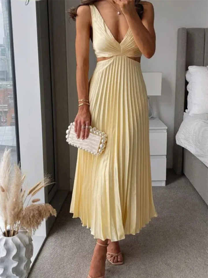 Elegant sleeveless dress with open back