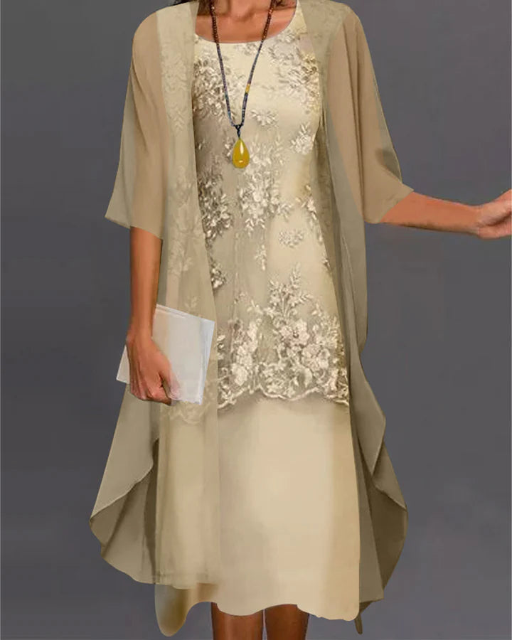 Elegant To-delt Chiffonkjole med Blonder