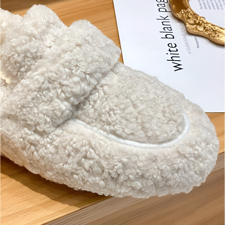 プラッシュのレディースシューズ