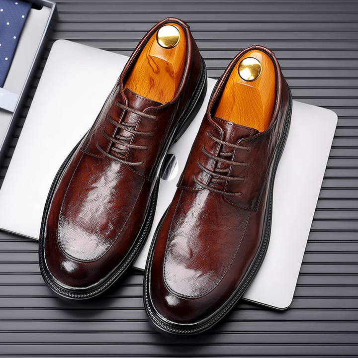 Classic elegance for all seasons Oxford leather shoes