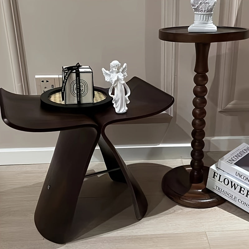 Elegant Sommerfuglkrakk – Tidløst Design for Stue og Gang