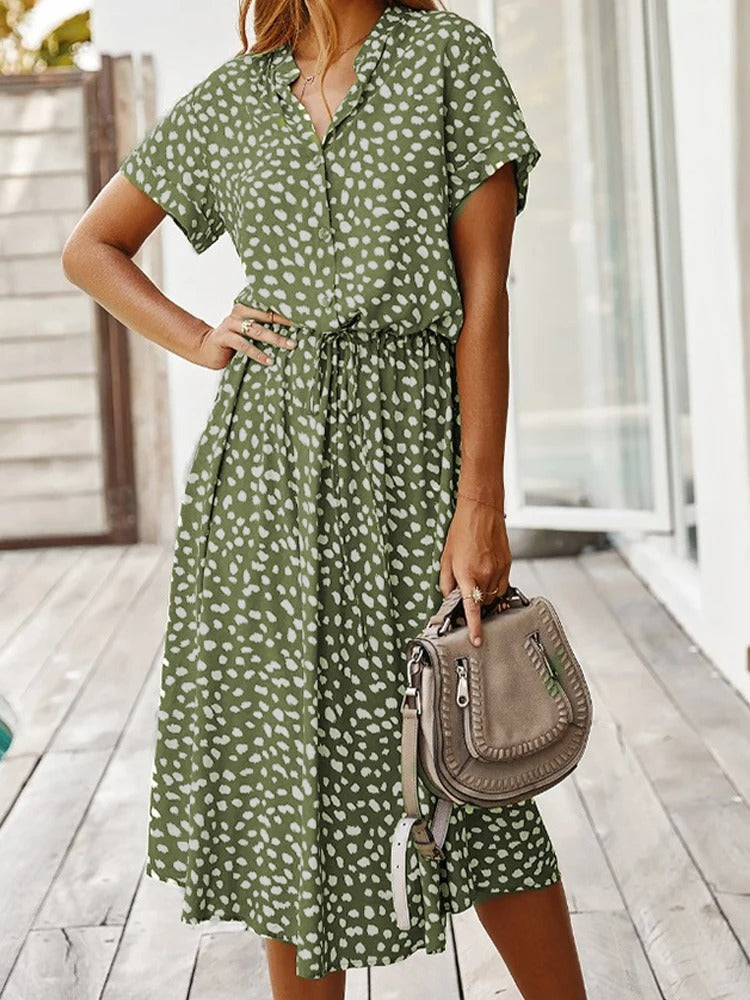 Elegant og komfortabel sommerkjole med print