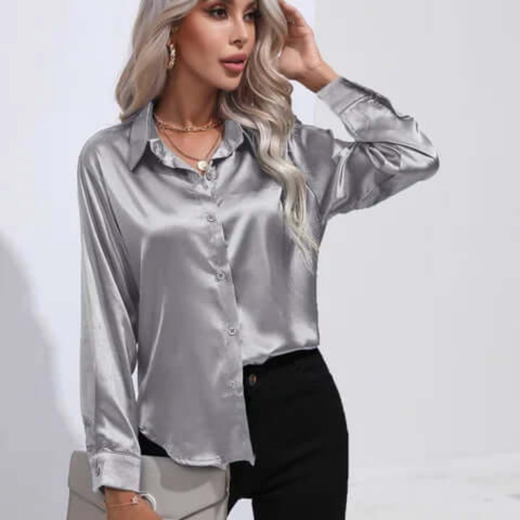 Damenbluse mit langen Ärmeln und weiter Passform aus Satin