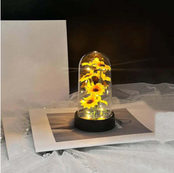 Rose under glasskuppel med LED-lys, romantisk gave