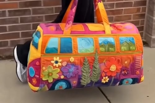 FloraVoyage – Polstret Reiseveske med Blomstermønster