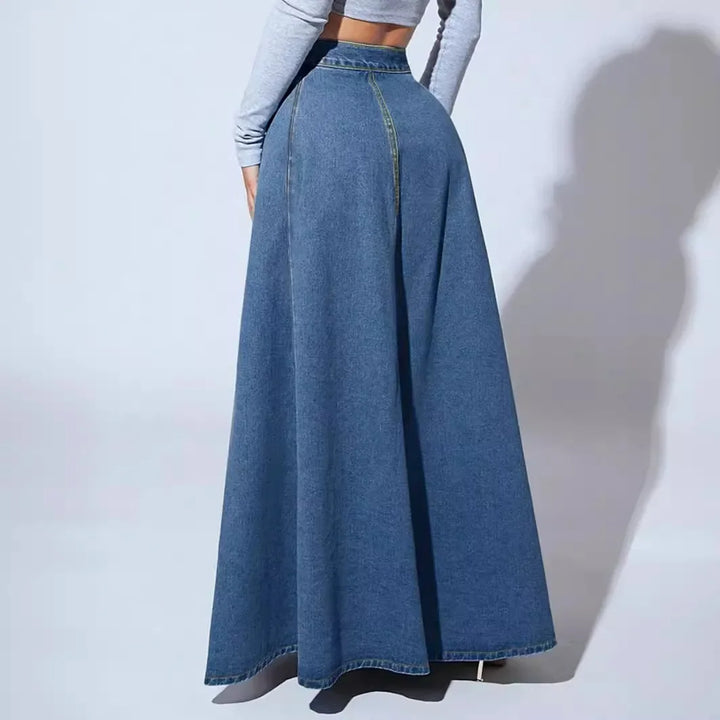 Women's denim skirt with A-line and button closure