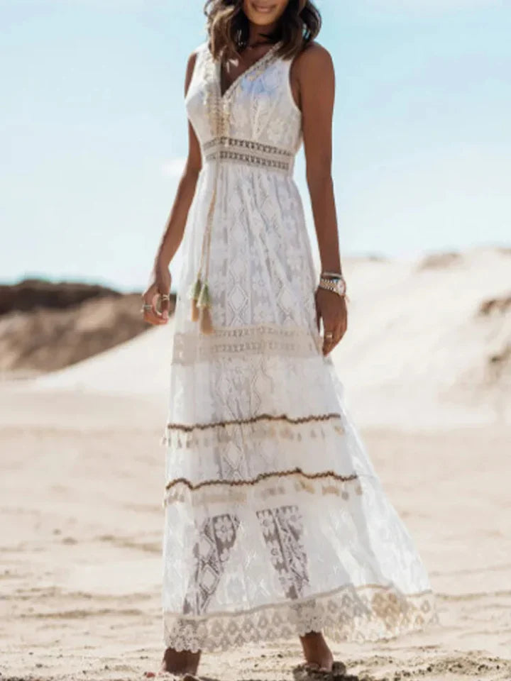 Bohemian maxi dress with lace and elegant, flared sleeves