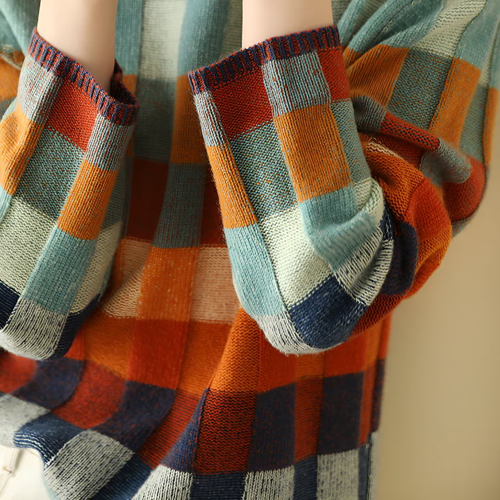 Luxurious cashmere sweater with high neck