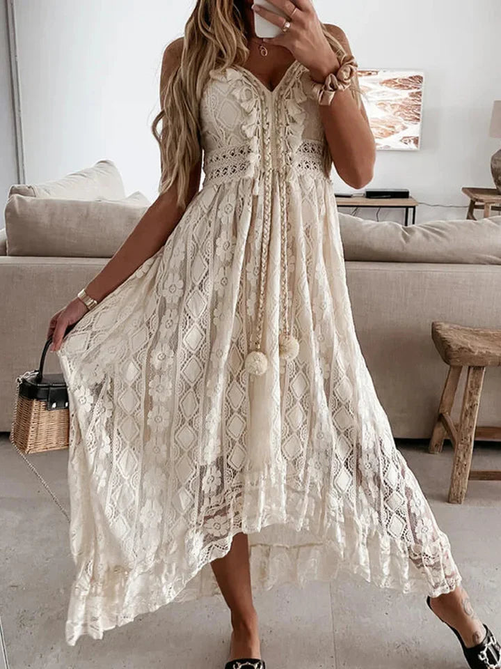 Bohemian maxi dress with lace and elegant, flared sleeves