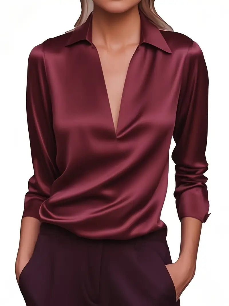 Satengbluse for dame med V-hals og drapert krage