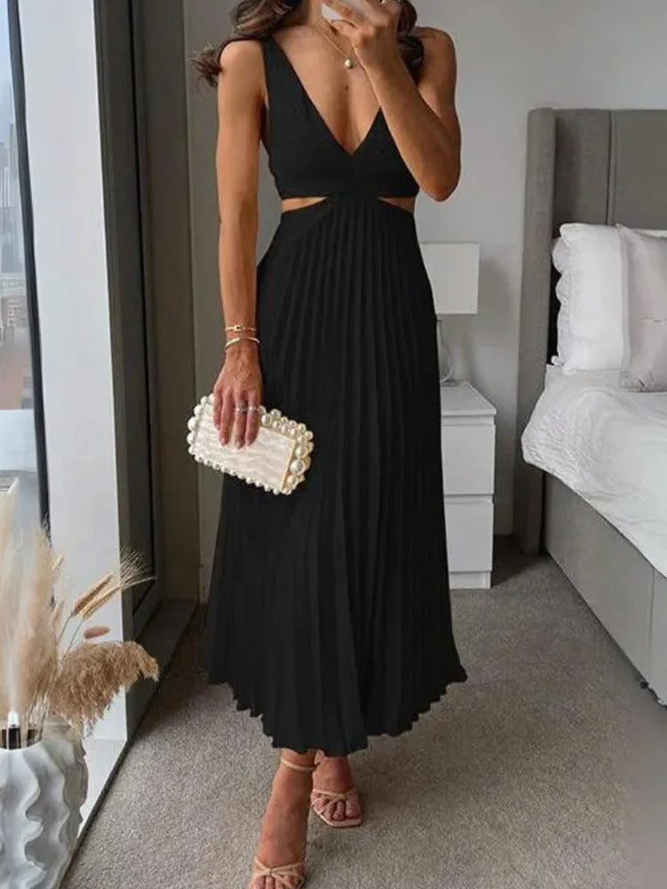 Elegant sleeveless dress with open back
