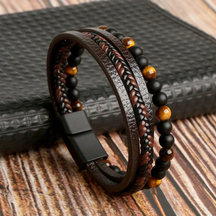 Bracelet in leather and stone beads for men