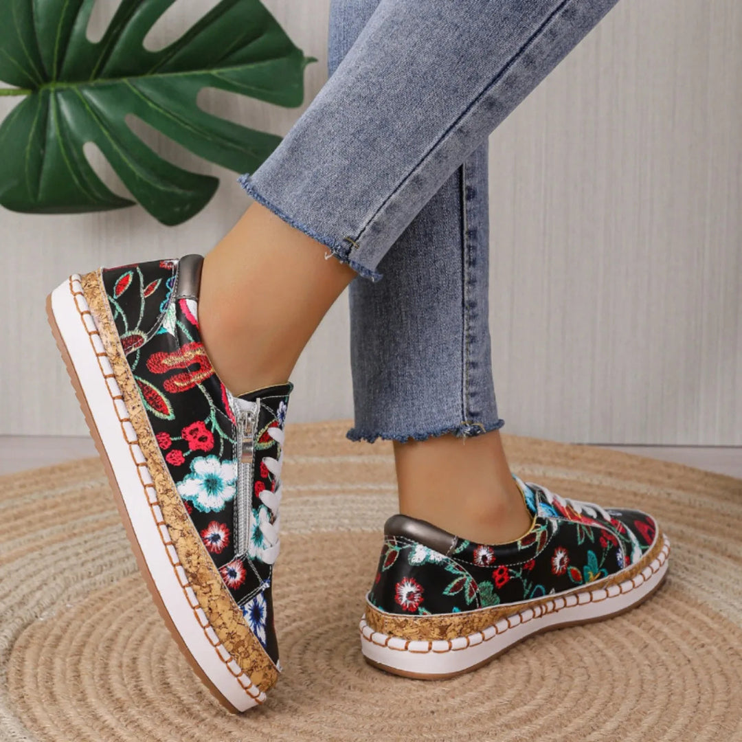 Elegant lace-up floral shoe for women