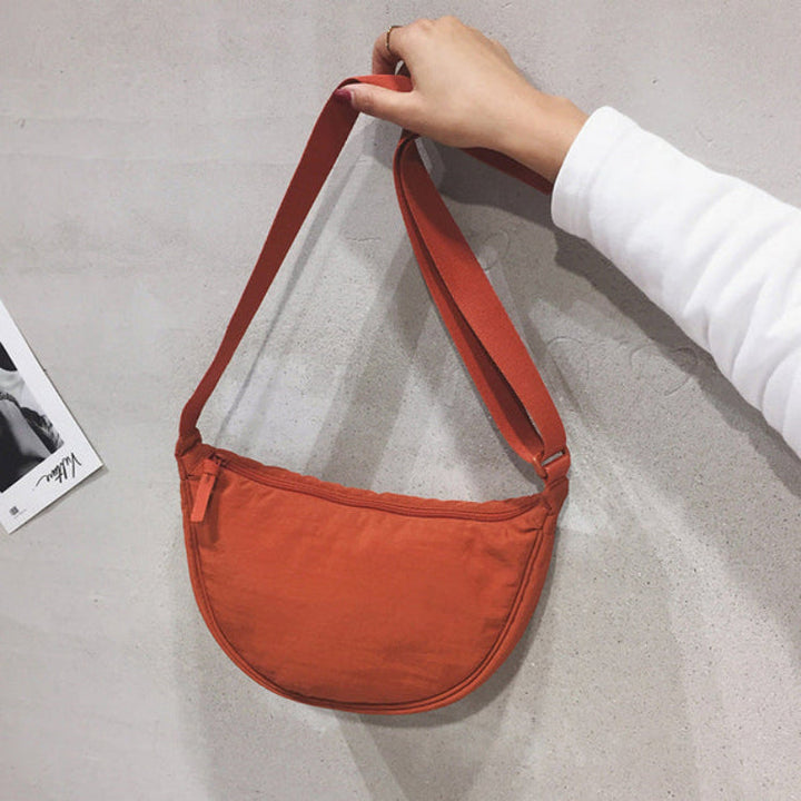 Geräumige Schultertasche aus Nylon für Frauen