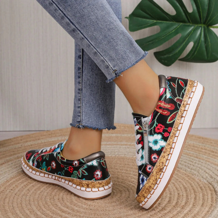 Elegant lace-up floral shoe for women