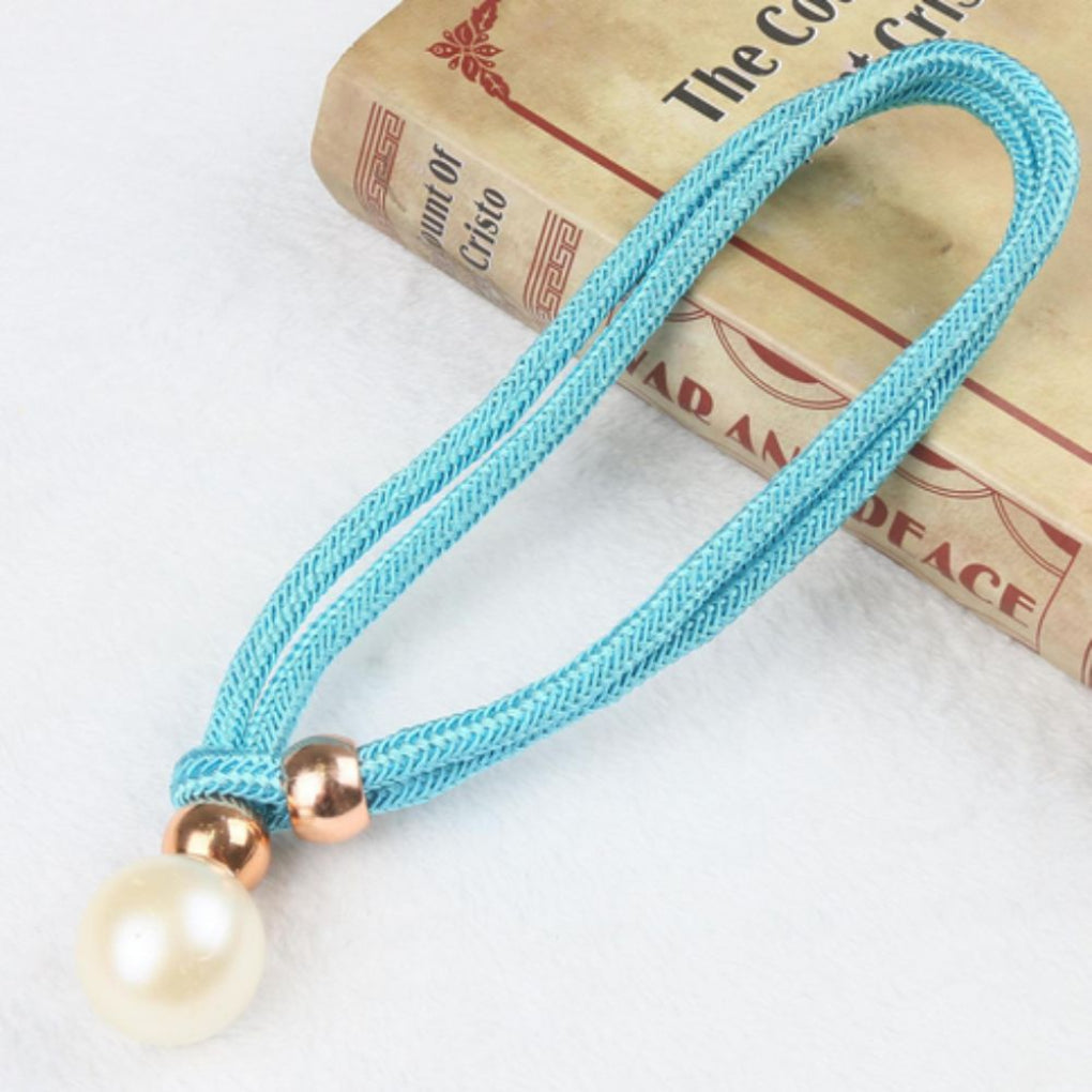 Shiny elegant 2-piece set with mother-of-pearl curtain tape