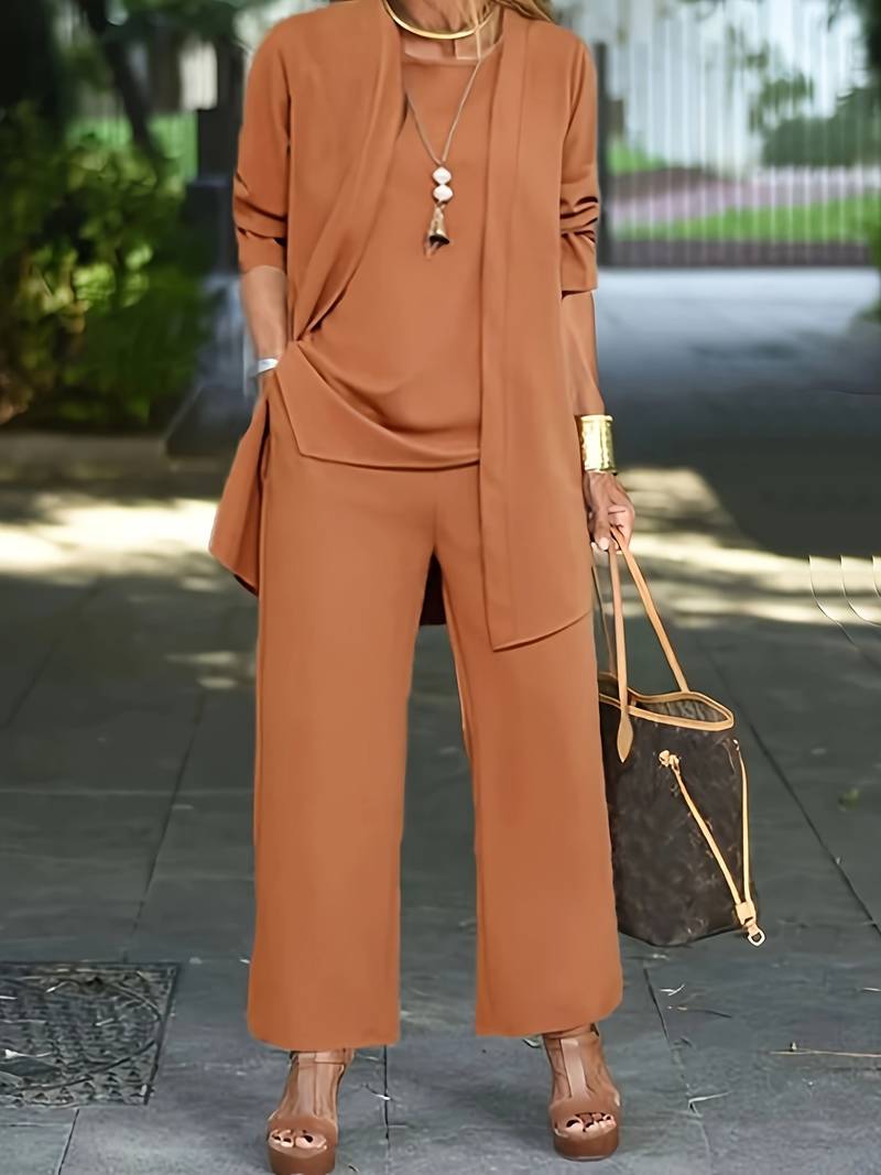 Elegant three-piece pantsuit for women