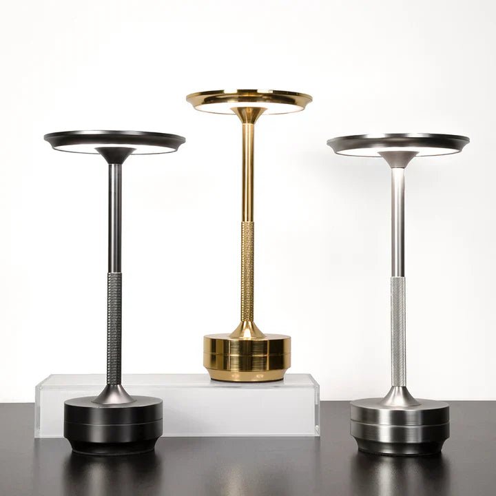 Trådløs og oppladbar LED-bordlampe med dimmefunksjon