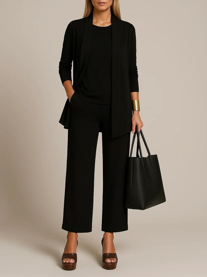 Stylish and refined 3-piece suit