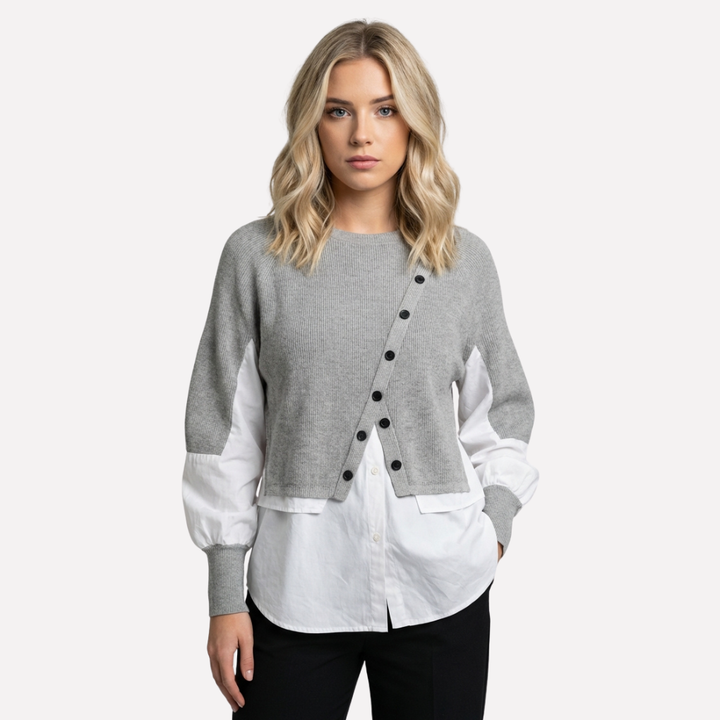 To-i-én genser med hvit blusekant