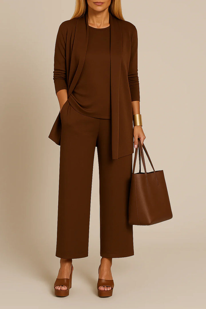 Stylish and refined 3-piece suit