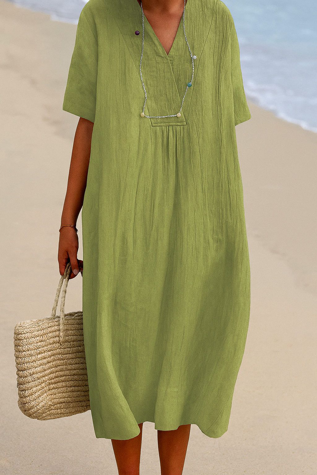 Beach dress with V-neck and short sleeves