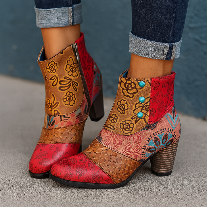 Shoes in embossed floral leather with sturdy heel and vintage charm
