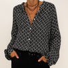 Elegant blouse with V-neck and print