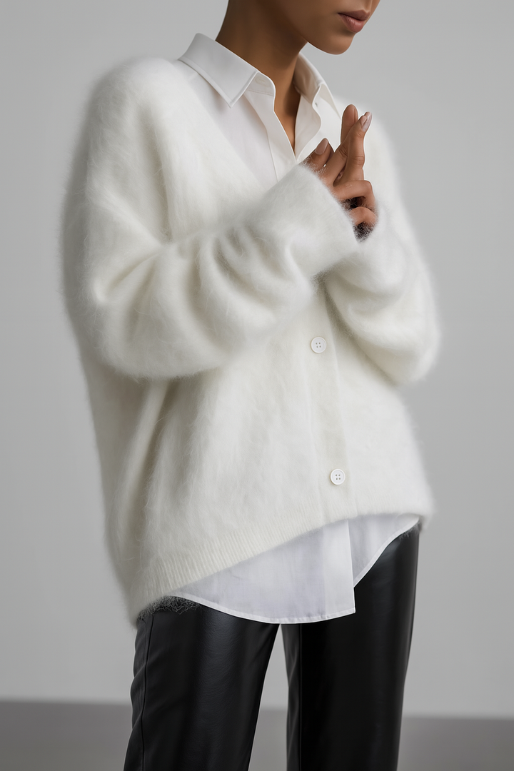 Luxurious cashmere cardigan for women