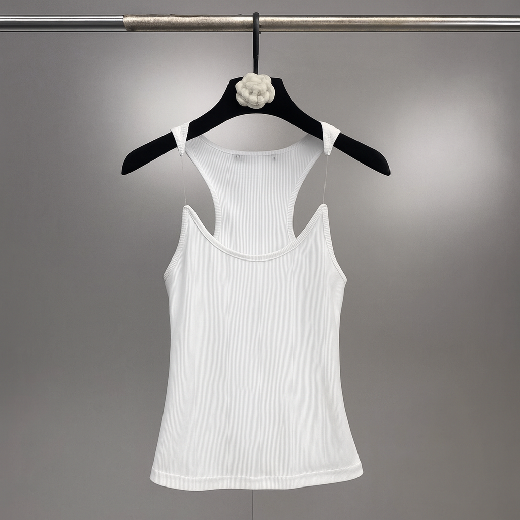 Usynlige stropper i ribbet tanktopp for kvinner