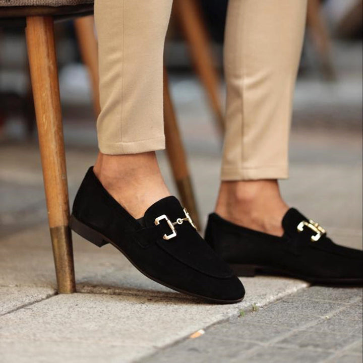 Elegant men's loafers in suede leather with horsebit detail